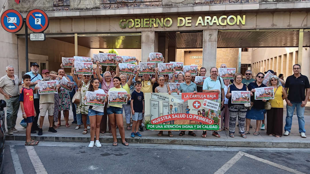 Entrega de firmas por una prestación sanitaria digna y de calidad en el consultorio